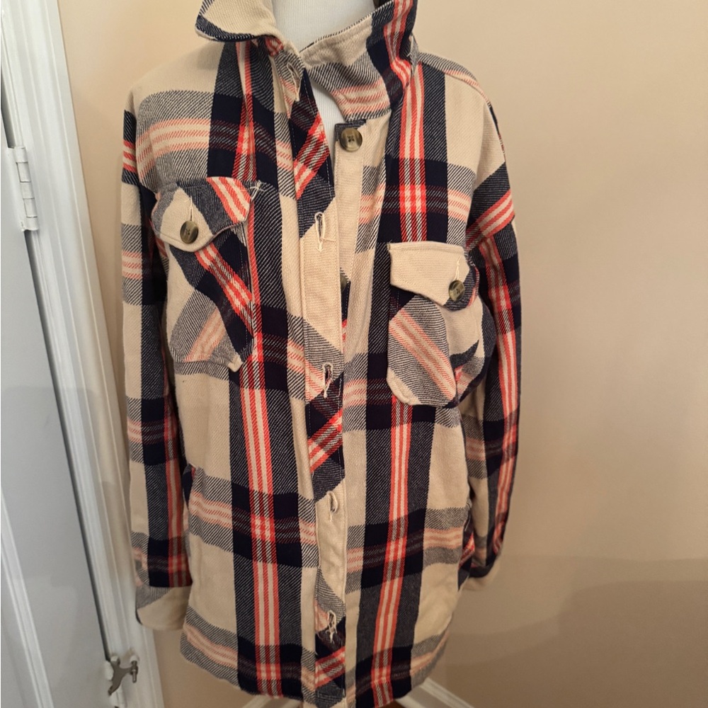 Aerie Offlinewomens plaid shirt jacket. Perfect for fall. Orange and blue plaid.